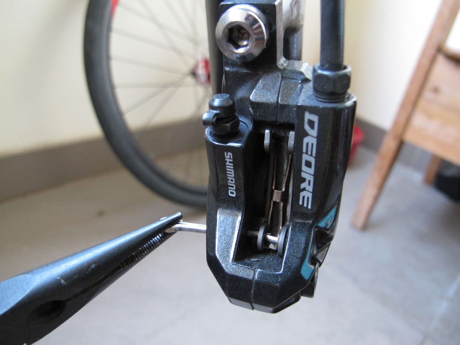 changing bicycle disc brake pads